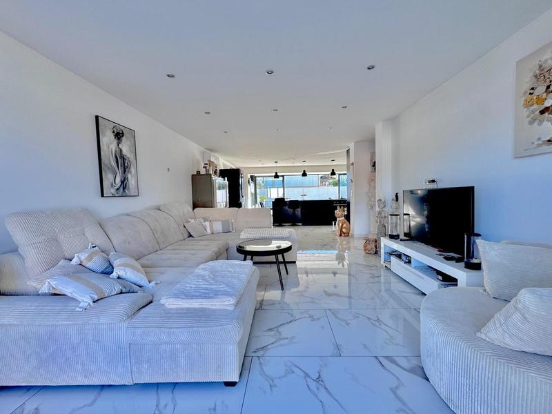 Villa - 170 m² - 6 pièces