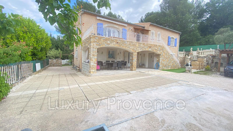 Maison - 160 m² - 7 pièces