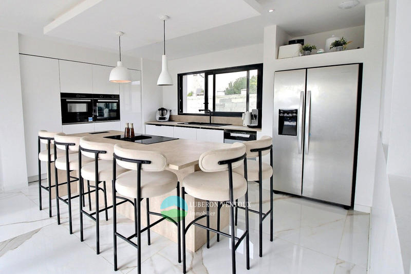 Maison - 246 m² - 8 pièces