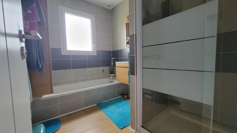 Maison - 193 m² - 9 pièces