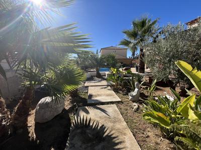 Villa - 165 m² - 6 pièces