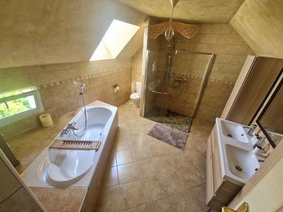 Maison - 167 m² - 6 pièces