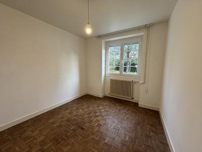 Maison - 166 m² - 8 pièces