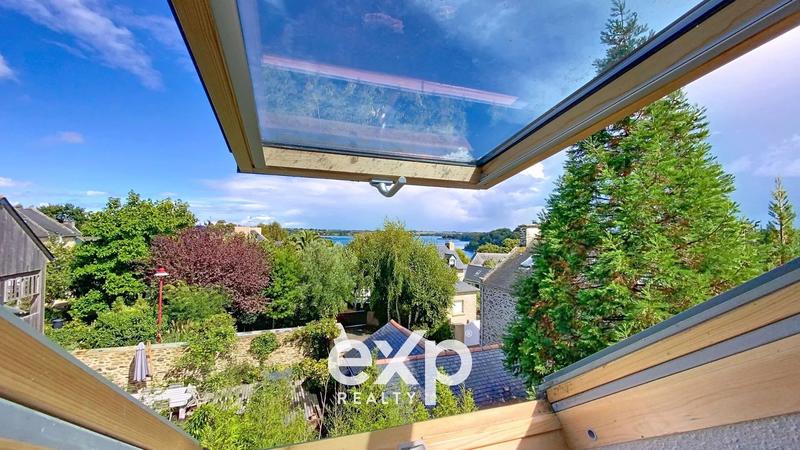 Maison - 242 m² - 7 pièces