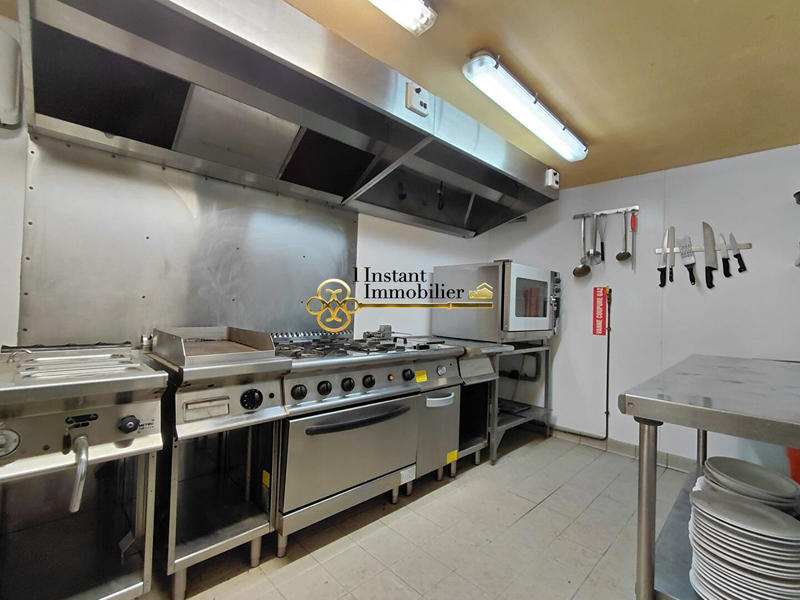 Maison - 222 m² - 5 pièces