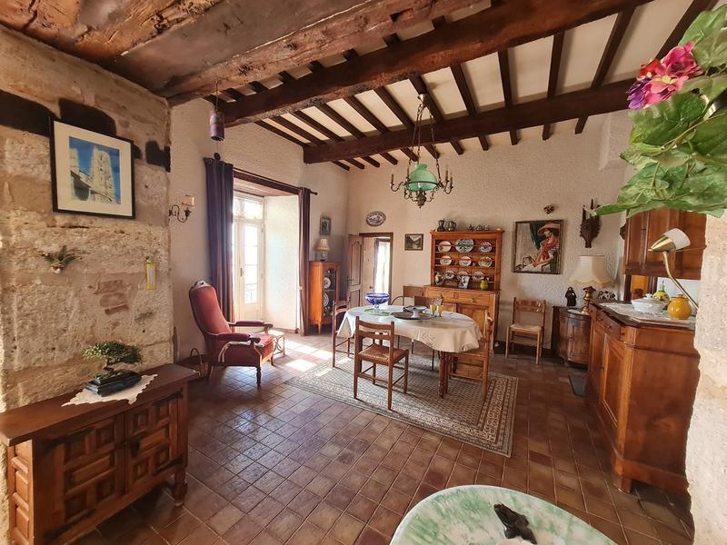 Maison - 249 m² - 9 pièces