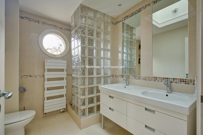 Appartement - 150 m² - 6 pièces