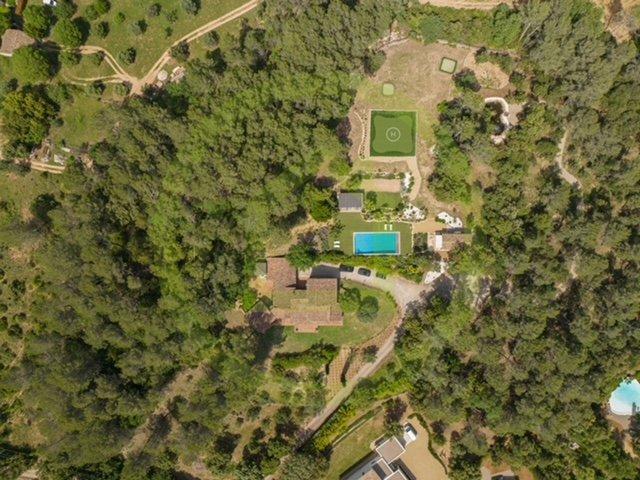 Villa - 300 m² - 6 pièces