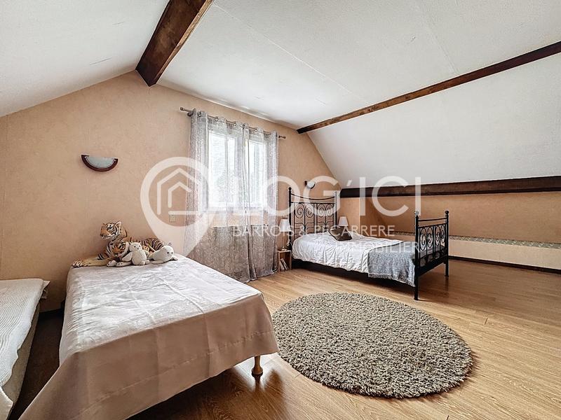 Maison - 180 m² - 7 pièces