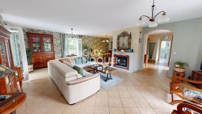 Maison - 216 m² - 6 pièces