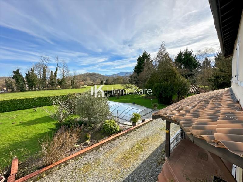 Maison - 202 m² - 5 pièces