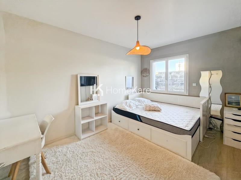 Maison - 202 m² - 8 pièces