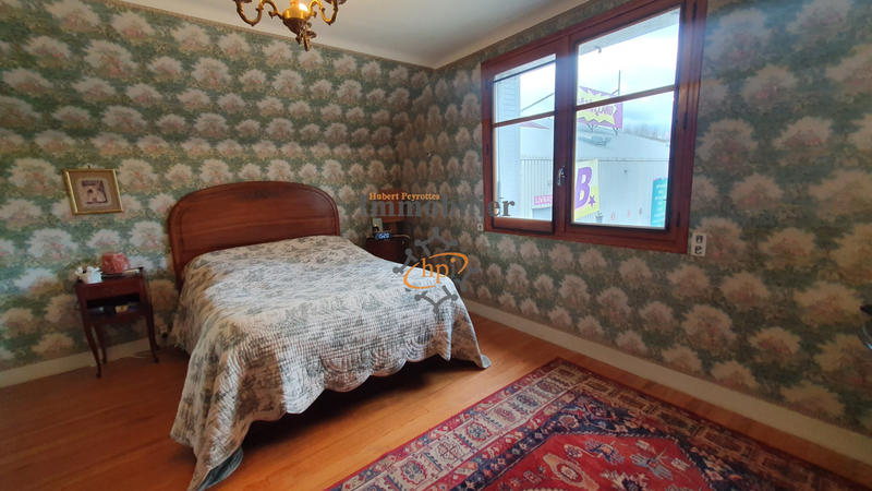 Maison - 170 m² - 8 pièces