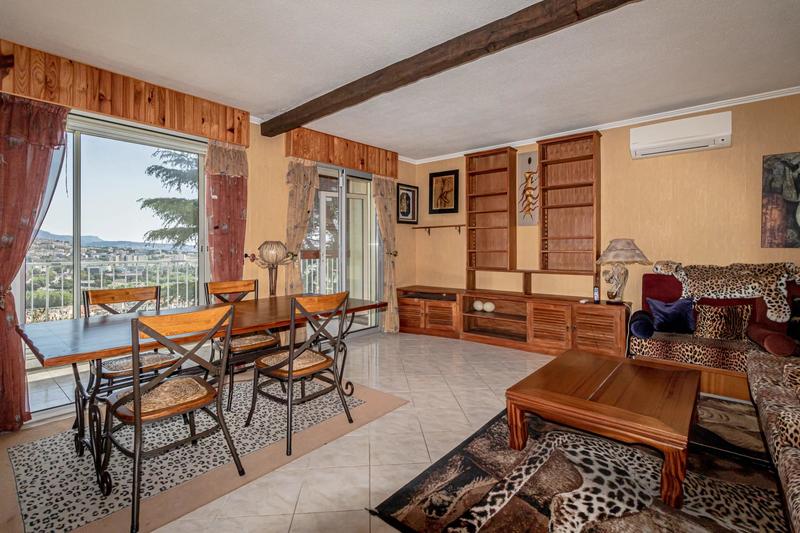 Appartement - 134 m² - 5 pièces