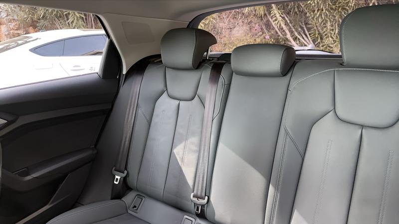 Audi A1 Allstreet 1.0 Tfsi 110 s-Tronic7 Design Luxe