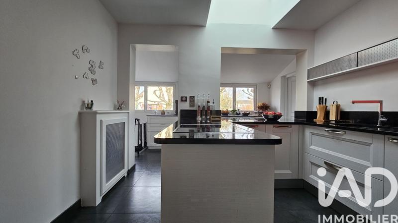 Maison - 208 m² - 8 pièces