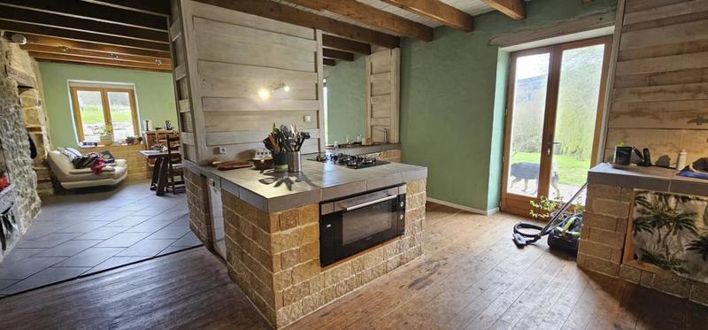 Maison - 240 m² - 6 pièces