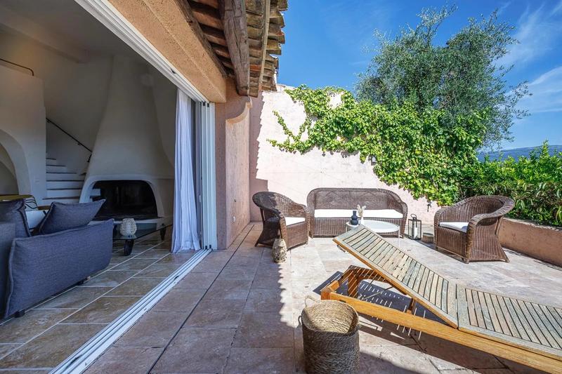 Maison - 205 m² - 6 pièces