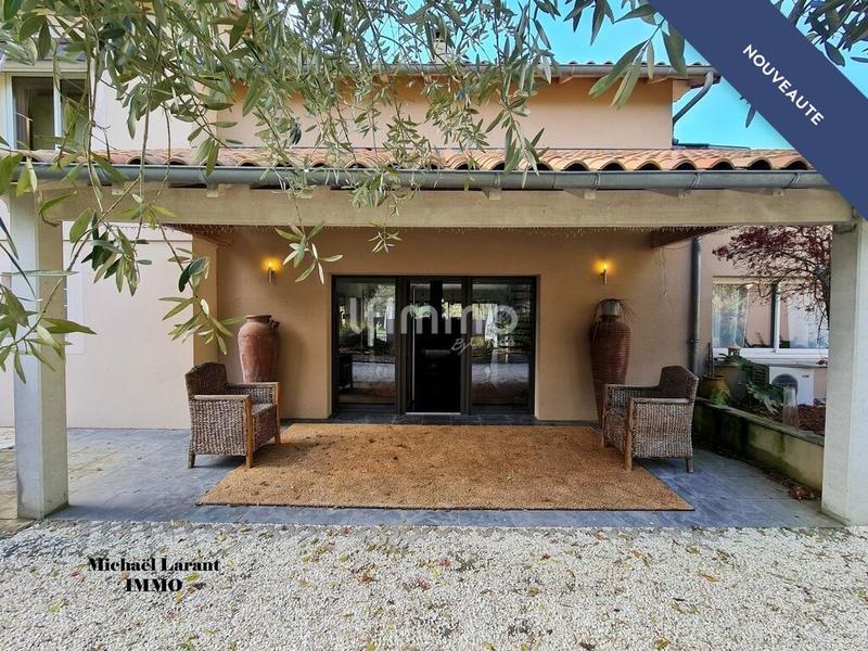 Propriété - 484 m² - 7 pièces