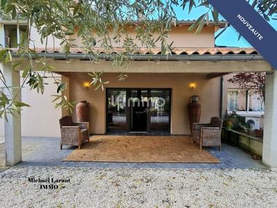 Propriété - 484 m² - 7 pièces