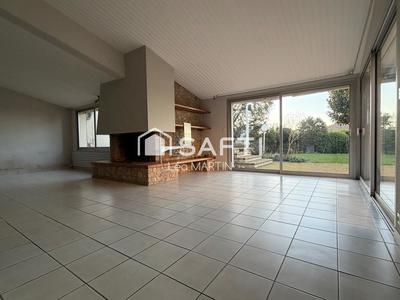 Maison - 214 m² - 8 pièces