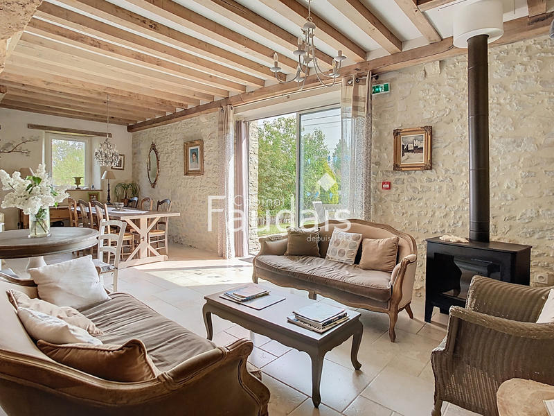 Maison - 415 m² - 16 pièces