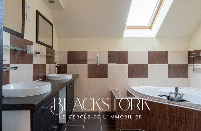 Maison - 183 m² - 5 pièces