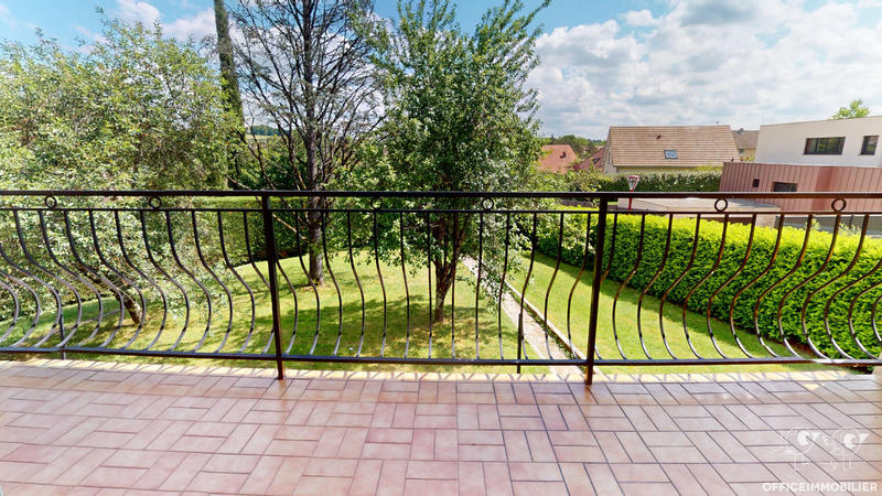 Maison - 95 m² - 5 pièces