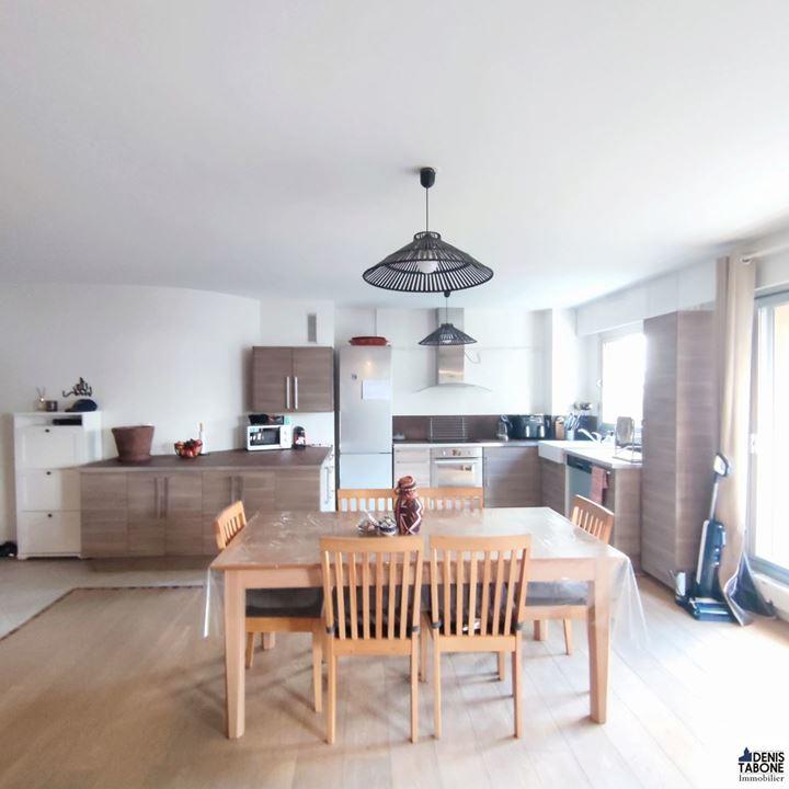 Appartement - 100 m² - 5 pièces