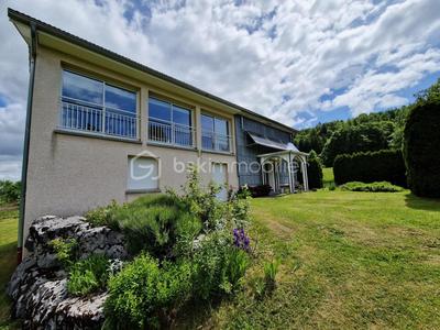 Maison de village - 240 m² - 9 pièces