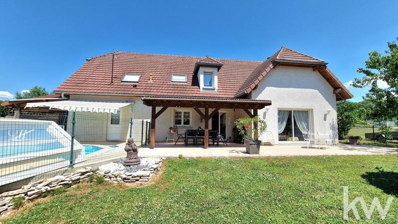 Maison - 189 m² - 8 pièces