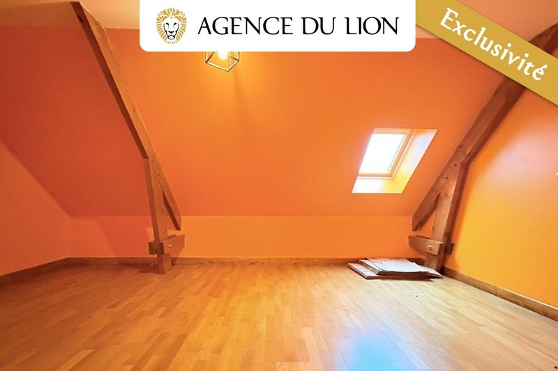 Maison traditionnelle - 220 m² - 8 pièces