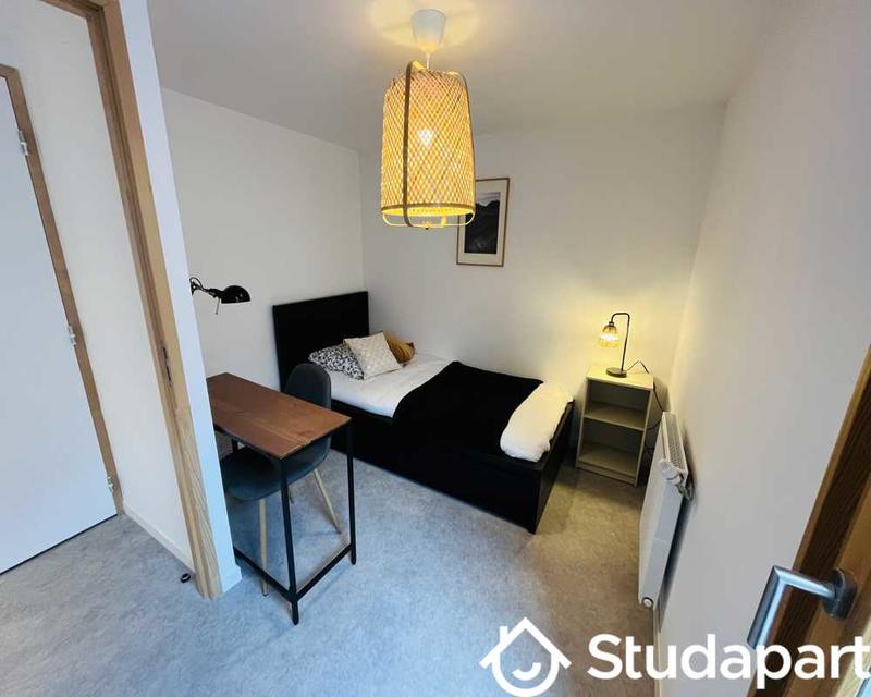 Chambre - 55 m² - 1 pièce