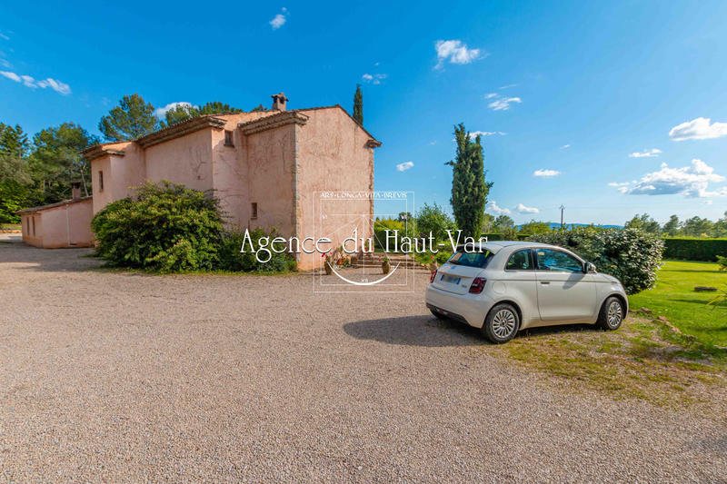 Propriété - 196 m² - 7 pièces