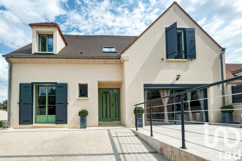 Maison - 180 m² - 8 pièces
