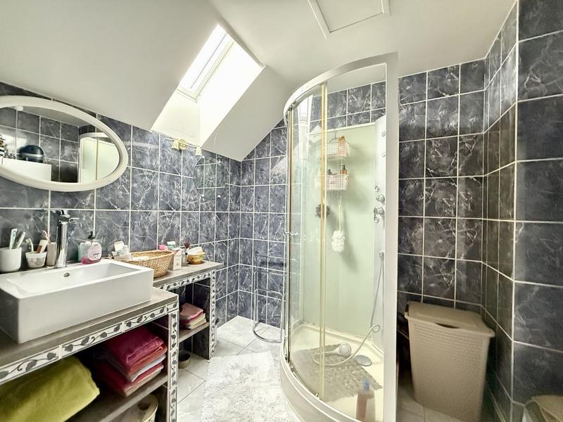 Maison - 163 m² - 7 pièces