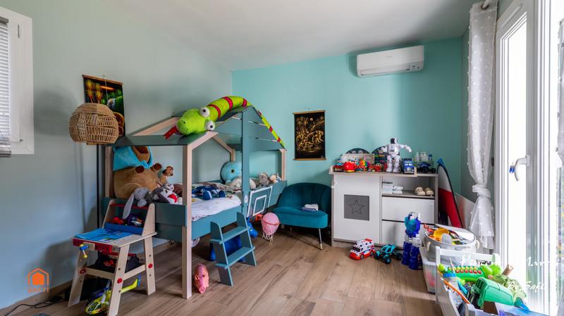 Maison - 248 m² - 10 pièces