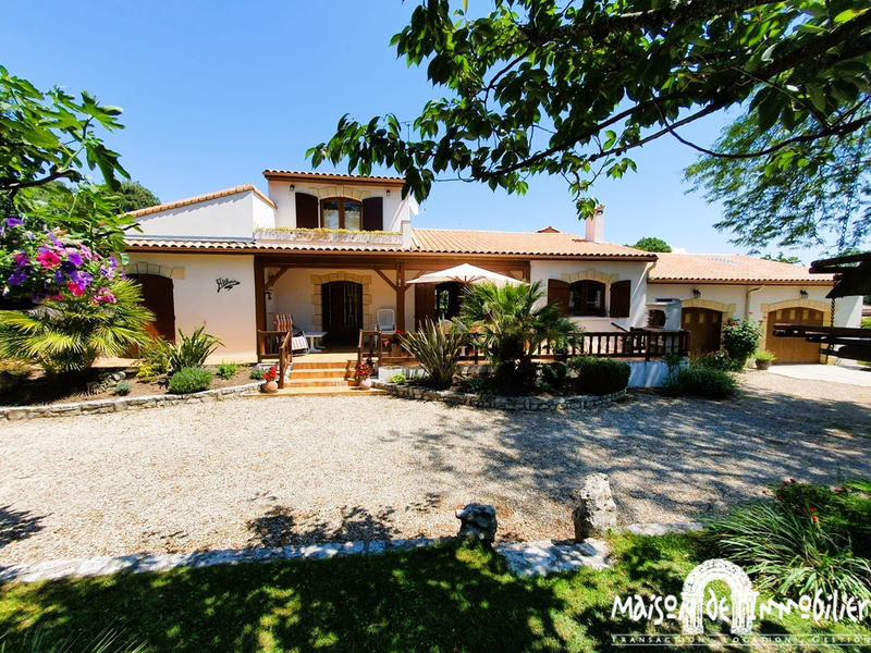 Maison - 161 m² - 6 pièces