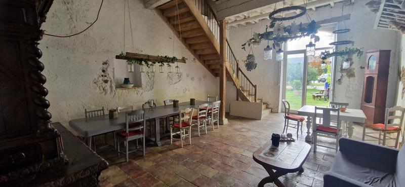 Maison - 650 m² - 20 pièces