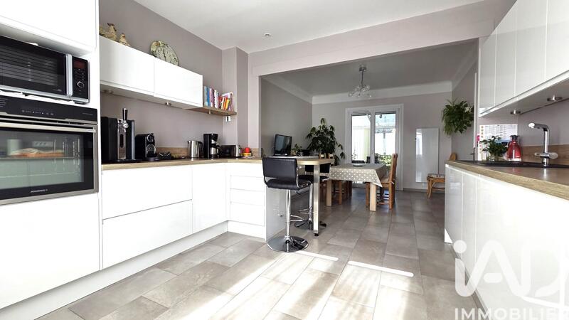 Maison - 121 m² - 6 pièces