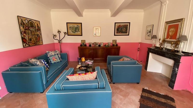 Maison - 560 m² - 13 pièces