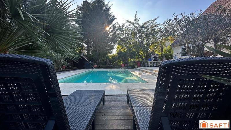 Maison - 209 m² - 8 pièces