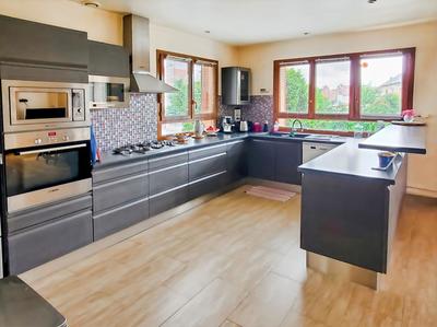 Maison - 150 m² - 7 pièces