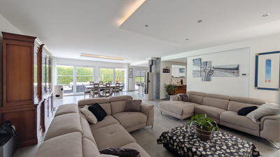 Maison - 216 m² - 8 pièces