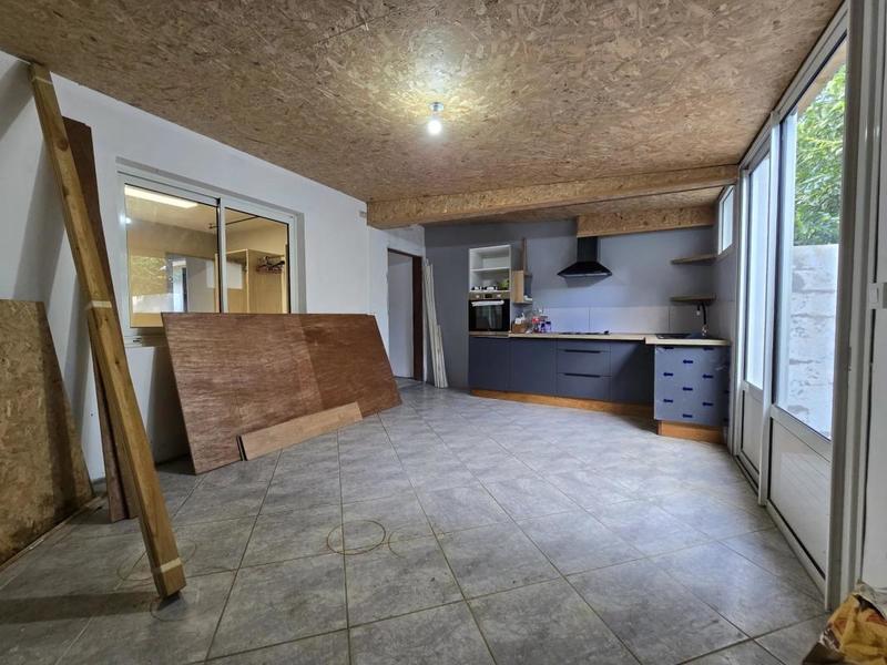 Maison - 200 m² - 8 pièces