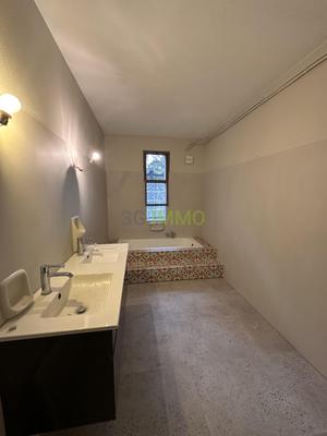 Maison jumelée - 94 m² - 4 pièces