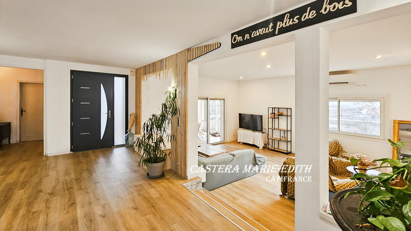 Maison - 280 m² - 9 pièces