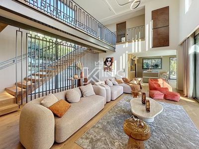 Villa - 242 m² - 7 pièces