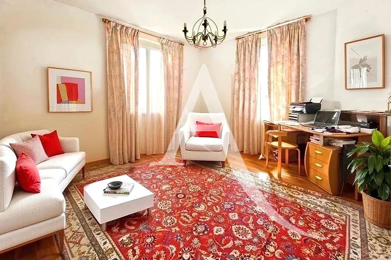 Maison - 182 m² - 5 pièces