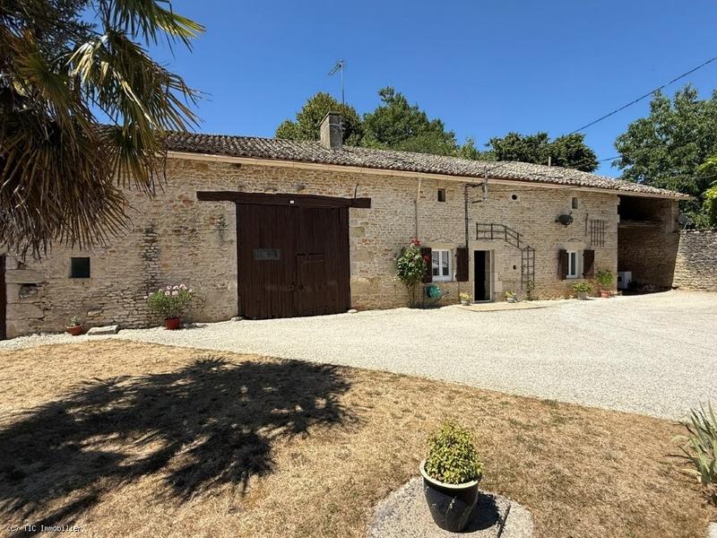 Maison - 240 m² - 9 pièces